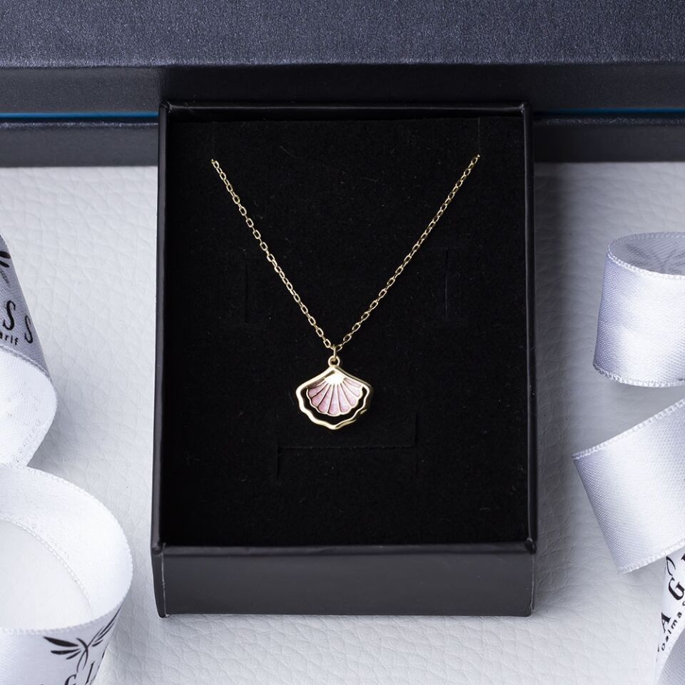 Deniz Kabuğu Model Pembe Mineli Gold Rengi 925 Ayar Gümüş Kadın Kolye