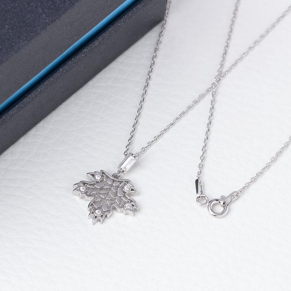 Çınar Yaprağı Model Zirkon Taşlı 925 Ayar Gümüş Kadın Kolye