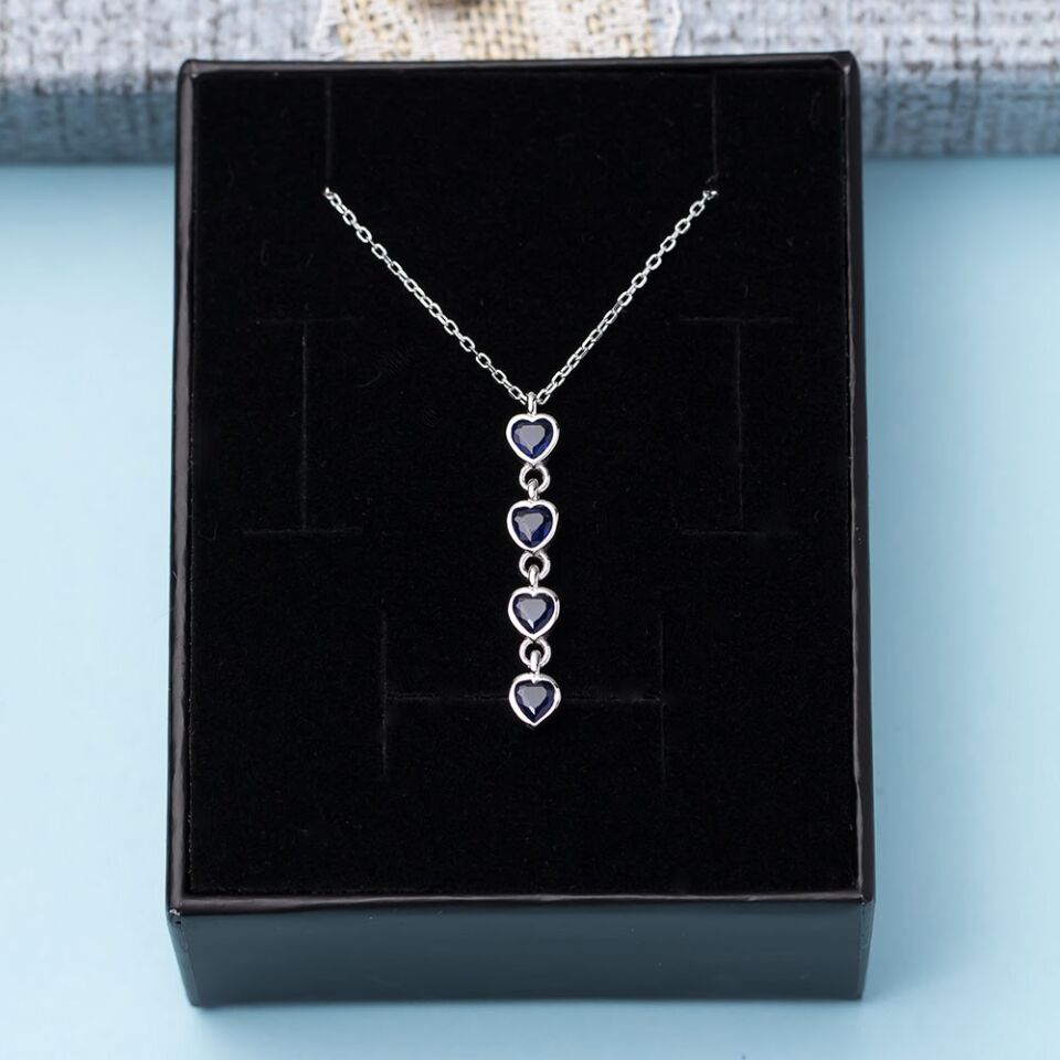 Lacivert Zirkon Taşlı 4'lü Kalp Model 925 Ayar Gümüş Kadın Kolye