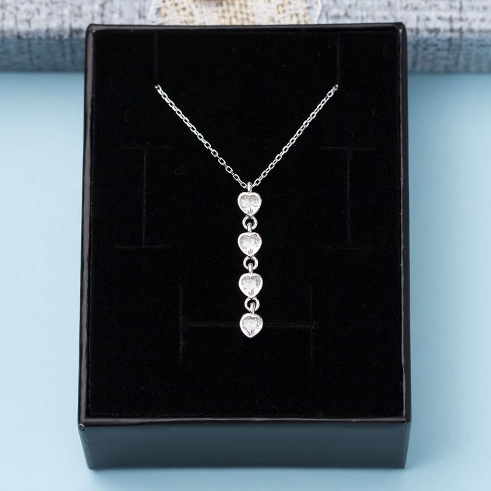 Zirkon Taşlı 4'lü Kalp Model 925 Ayar Gümüş Kadın Kolye