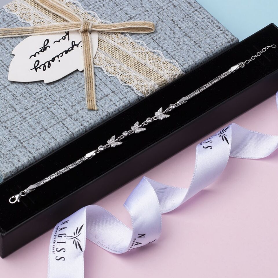 3'lü Kelebek Model Zirkon Taşlı 925 Ayar Gümüş Kadın Bileklik