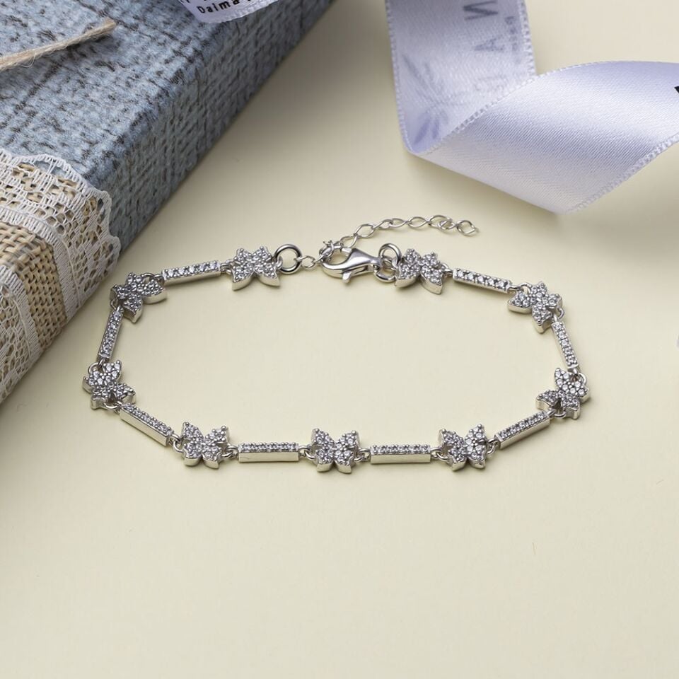 Kelebek Detaylı Zirkon Taşlı 925 Ayar Gümüş Kadın Bileklik