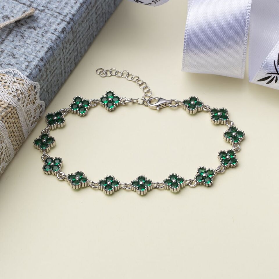 Yonca Model Yeşil Zirkon Taşlı 925 Ayar Gümüş Kadın Bileklik