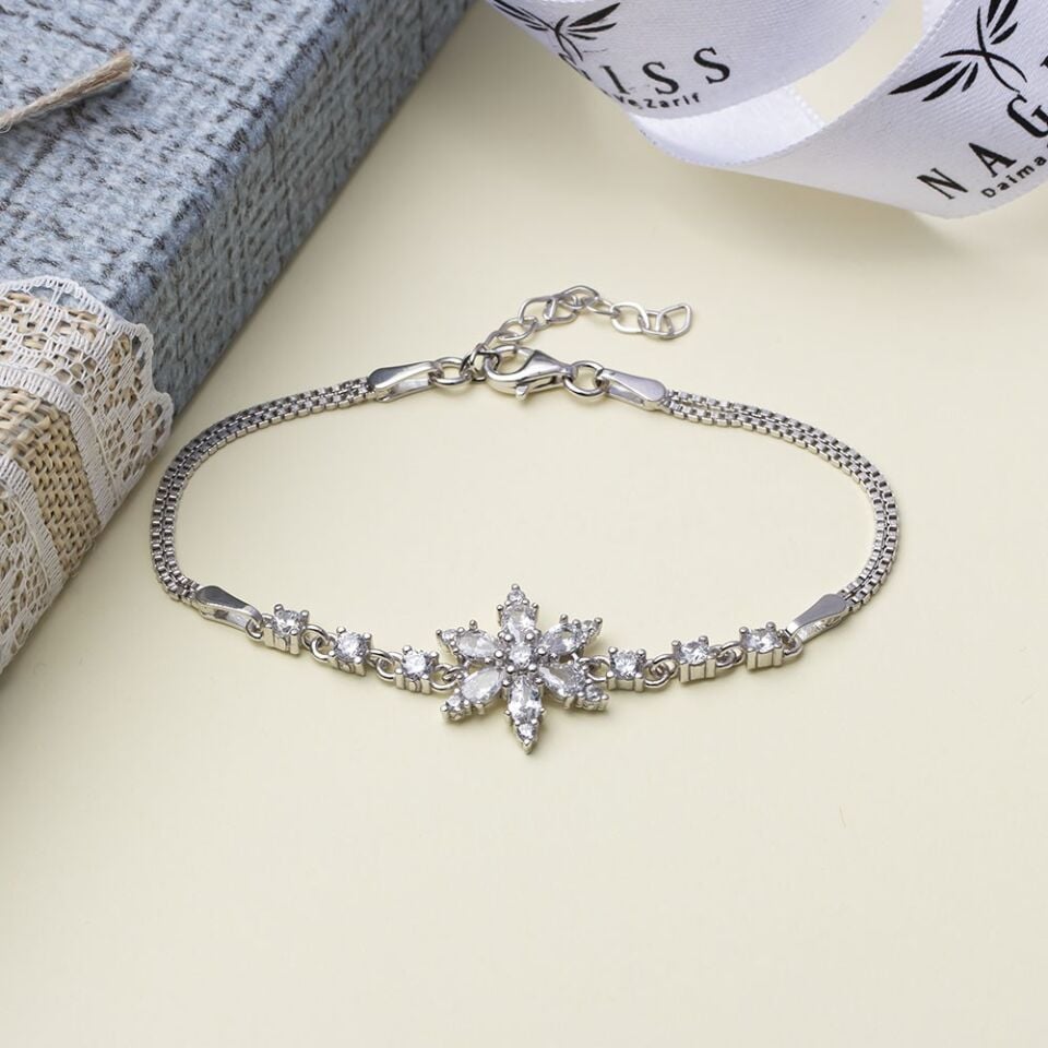 Lotus Model Şeffaf Zirkon Taşlı 925 Ayar Gümüş Kadın Bileklik