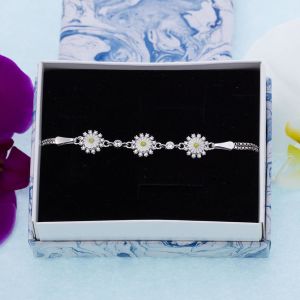 Papatya Model Mineli Zirkon Taşlı 925 Ayar Gümüş Kadın Bileklik