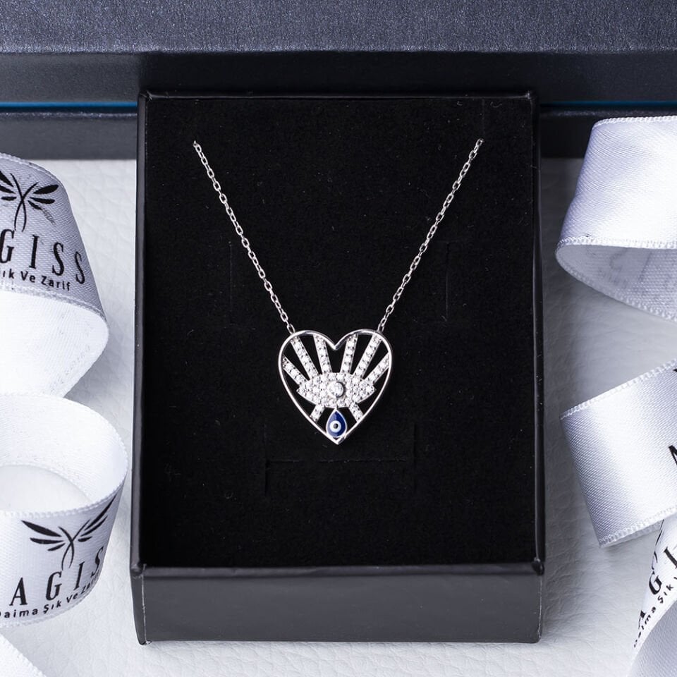 Göz Detaylı Nazar Boncuklu Kalp Model Zirkon Taşlı 925 Ayar Gümüş Kadın Kolye