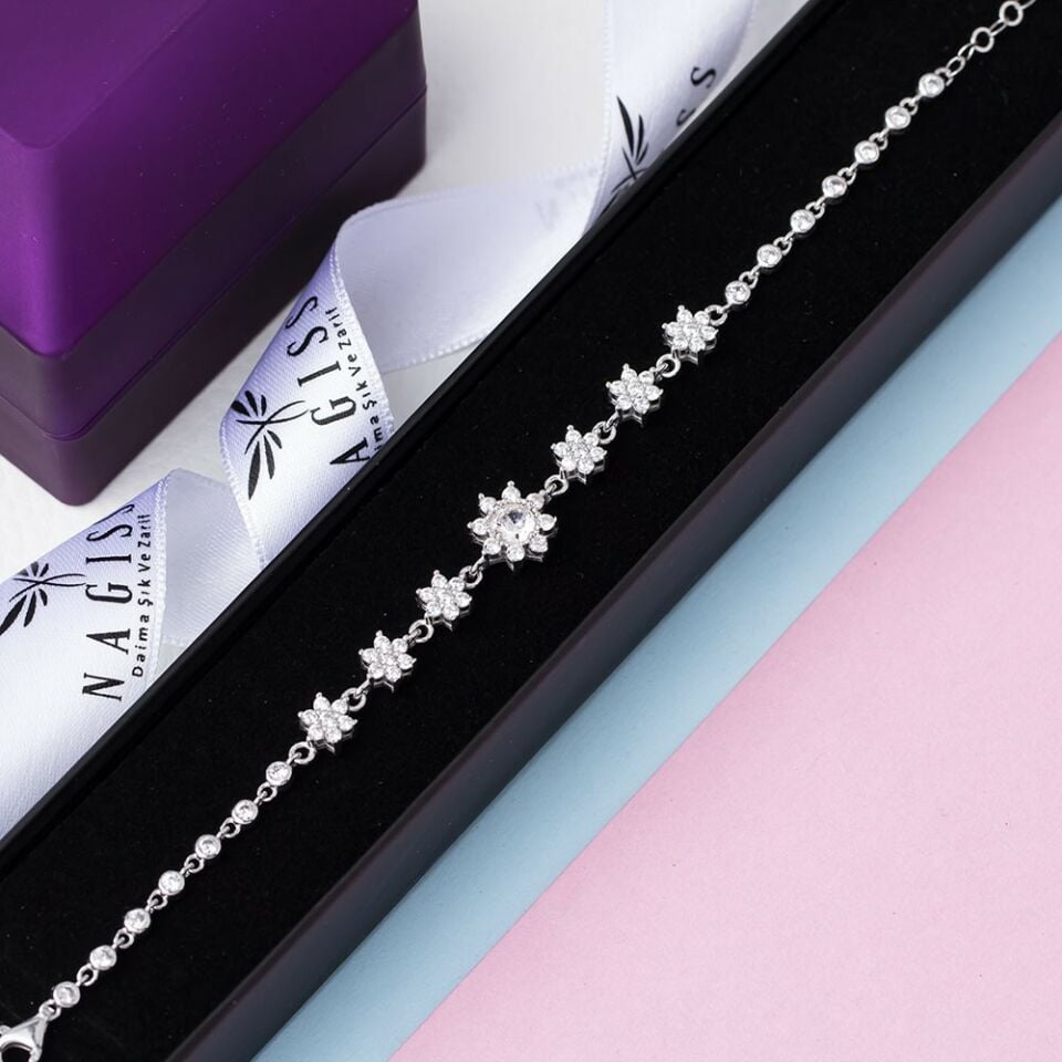 Zirkon Taşlı Çiçek Model 925 Ayar Gümüş Kadın Bileklik