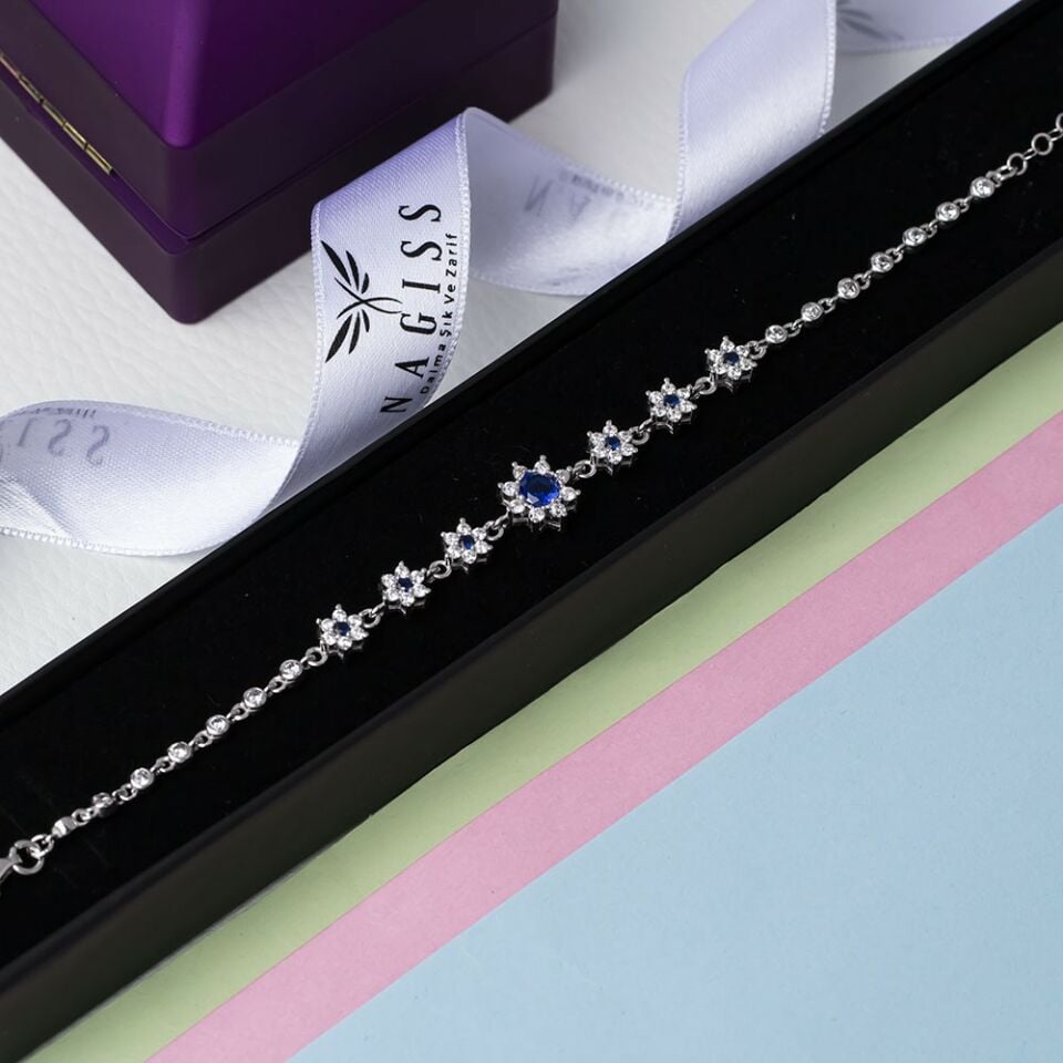 Lacivert Zirkon Taşlı Çiçek Model 925 Ayar Gümüş Kadın Bileklik